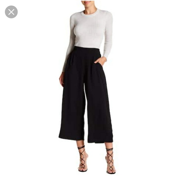 Wide leg capri. Culotes - Picture 1 of 8